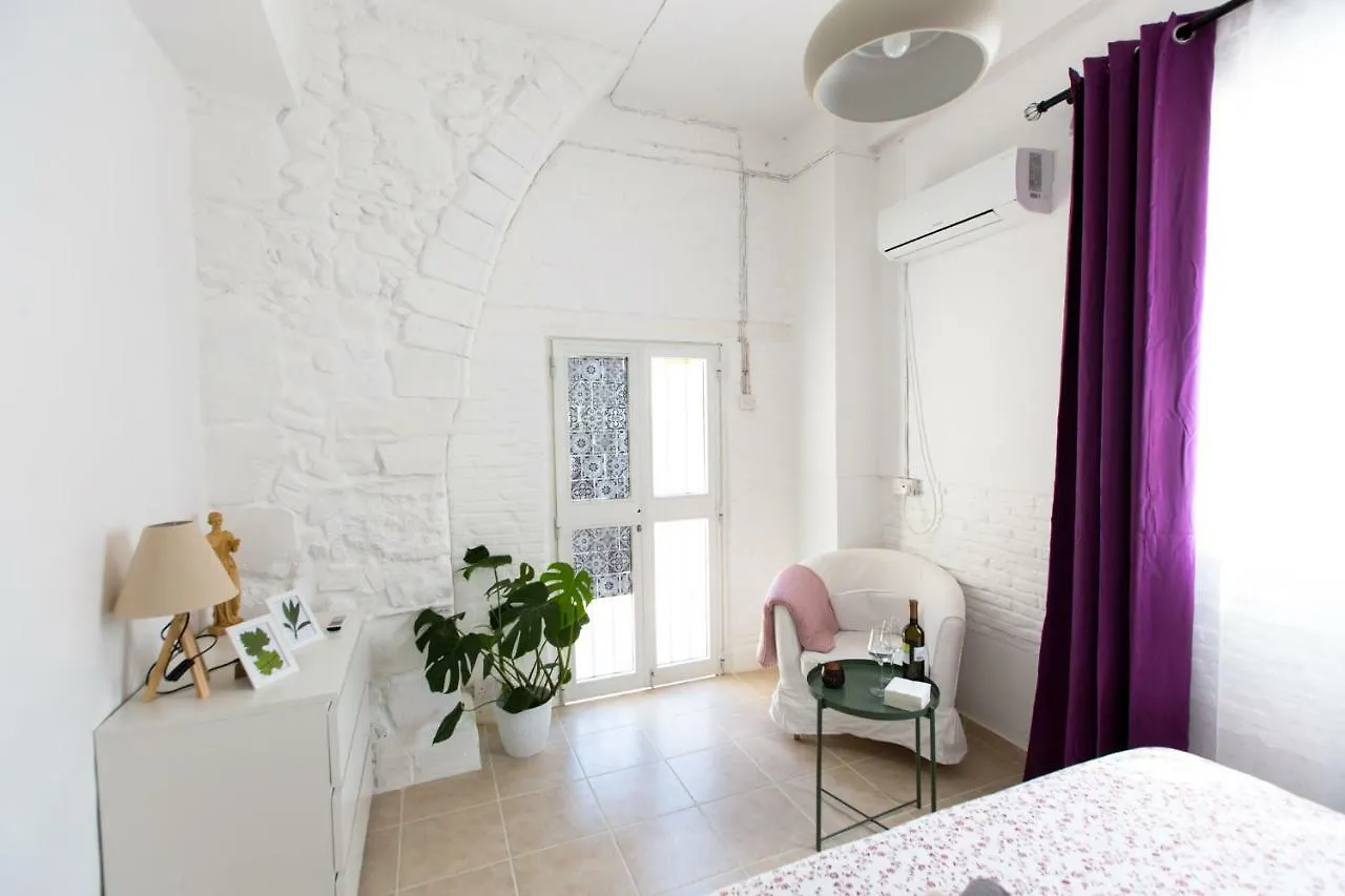 Laila'S Cozy Garden House & Studio Larnaca Konukevi