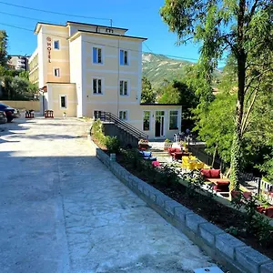 R Hotel